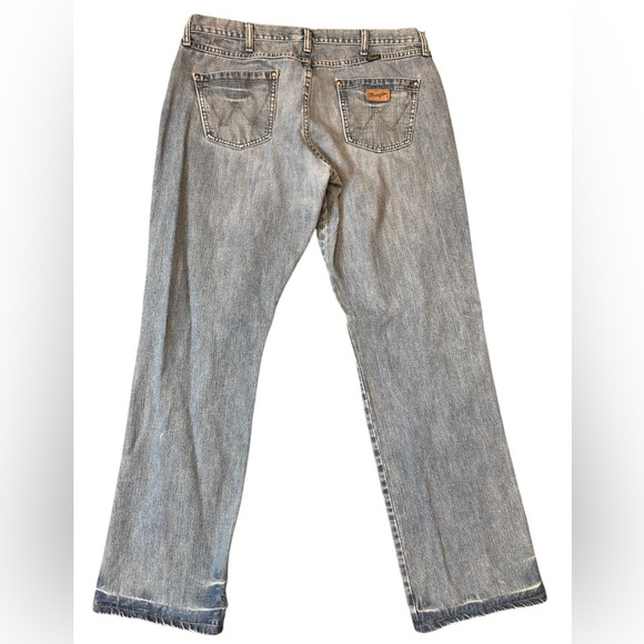 Vintage Wrangler classic style wedgie fit jeans in light blue size 38*36 Bootcut - Picture 8 of 8
